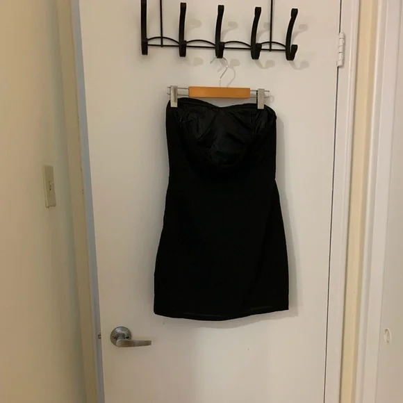 Limité Black Ruffled Mini Dress - Picture 2 of 3